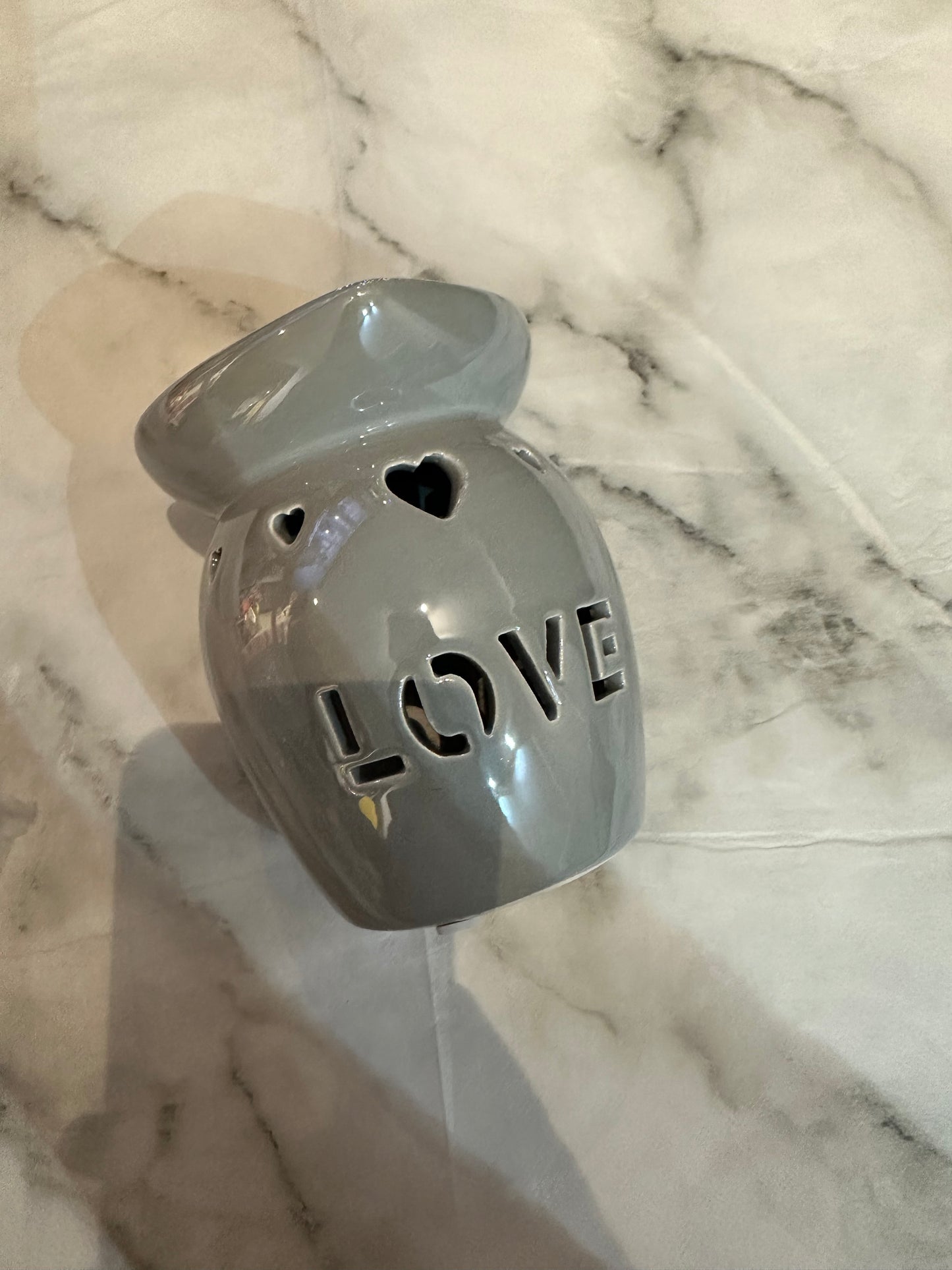 Grey Love Wax Burner – Simple Elegance, Endless Warmth