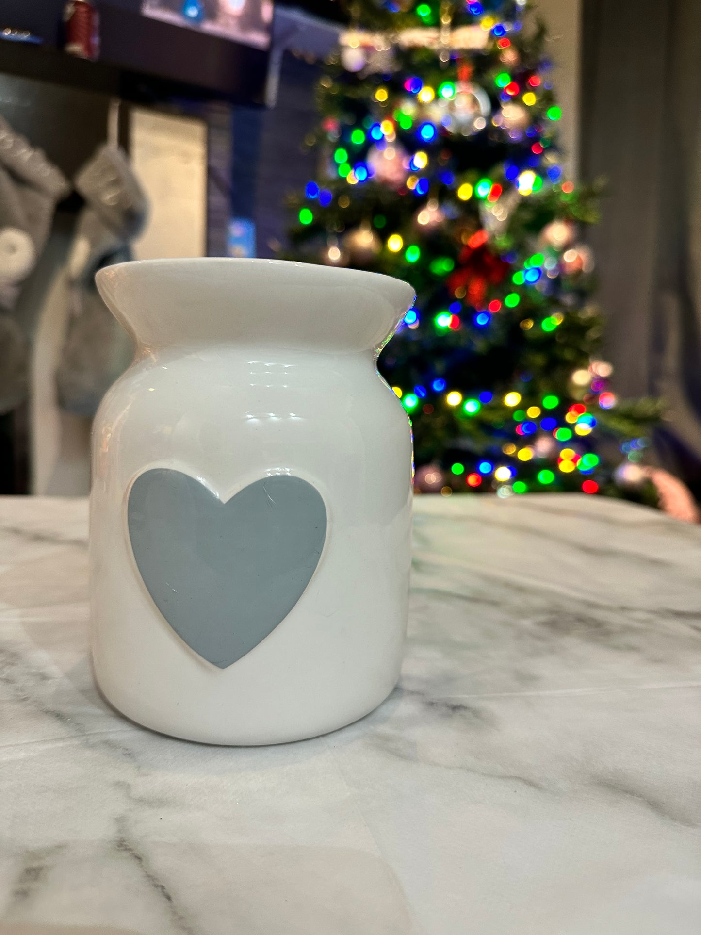 White Love Heart Wax Burner – Timeless Elegance, Endless Warmth